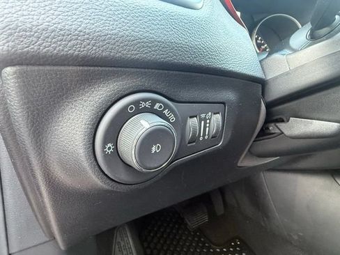 Used 2021 Jeep Compass Trailhawk AWD/4WD image 33