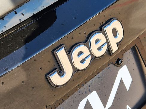 Used 2020 Jeep Renegade Sport w/ Sport Appearance Group image 11