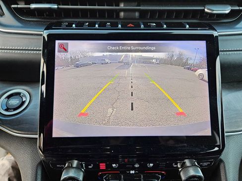 Used 2021 Jeep Grand Cherokee L Overland image 16