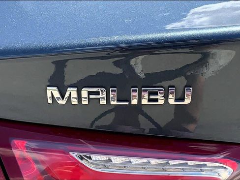 Used 2021 Chevrolet Malibu LT FWD image 10
