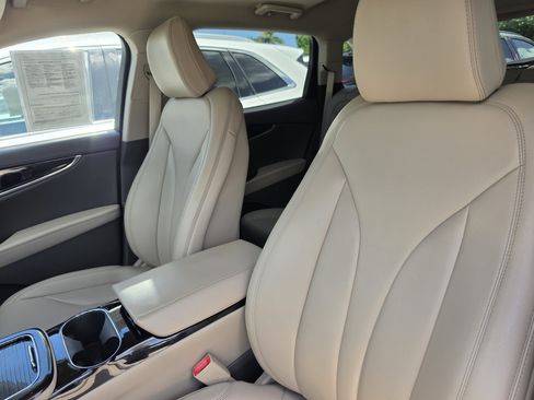 Used 2022 Lincoln Nautilus FWD image 15