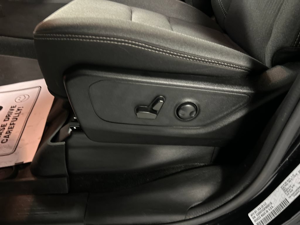 Used 2023 RAM 1500 Big Horn AWD/4WD image 13