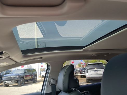 Certified 2025 Kia Sportage SX image 20