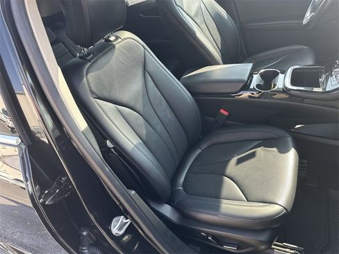 Used 2022 Lincoln Nautilus Reserve image 25