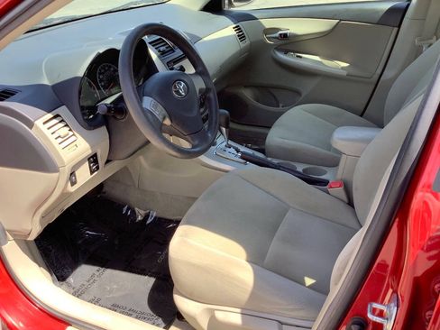 Used 2013 Toyota Corolla LE FWD image 24
