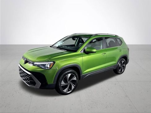 New 2026 Volkswagen Taos SE AWD/4WD image 2