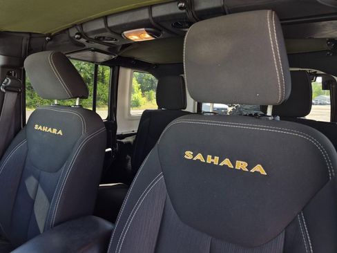 Used 2016 Jeep Wrangler Unlimited Sahara w/ Connectivity Group image 30