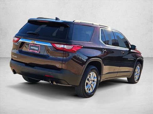 Used 2021 Chevrolet Traverse LT image 5