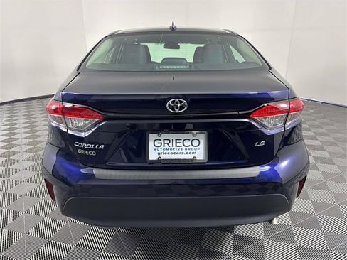 Used 2023 Toyota Corolla LE image 5