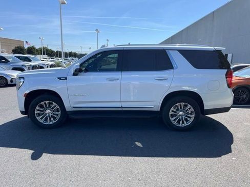 Used 2023 GMC Yukon SLT w/ SLT Luxury Package AWD/4WD image 7