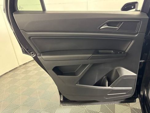 Used 2020 Volkswagen Atlas Cross Sport SEL R-Line AWD/4WD image 32