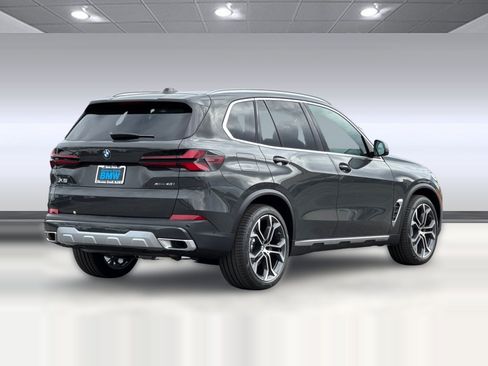 Used 2026 BMW X5 xDrive40i AWD/4WD image 9