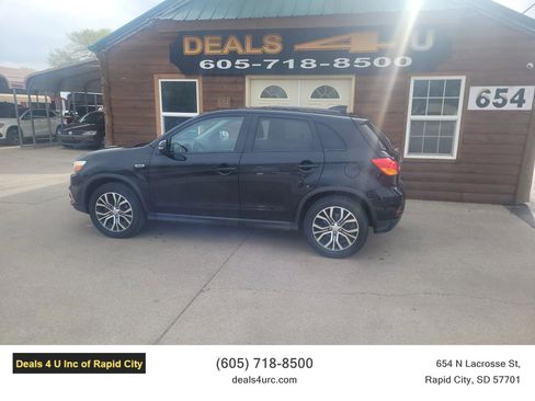 Used 2019 Mitsubishi Outlander Sport SE FWD image 1