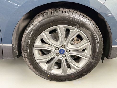 Used 2019 Ford Edge Titanium w/ Equipment Group 301A AWD/4WD image 37