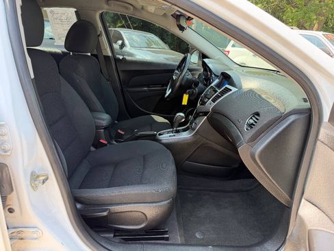 Used 2012 Chevrolet Cruze LT w/ RS Package FWD image 10