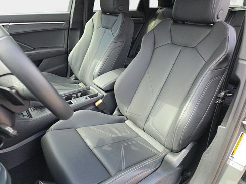 Certified 2024 Audi Q3 2.0T Premium w/ Convenience Package AWD/4WD image 15