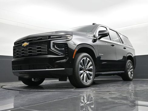 Used 2025 Chevrolet Tahoe High Country RWD image 20
