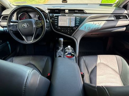 Used 2019 Toyota Camry XSE w/ Navigation Package FWD image 17