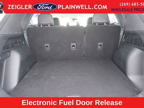 Used 2021 Ford Escape SEL image 7