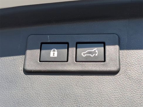 Certified 2023 Subaru Outback Premium image 10