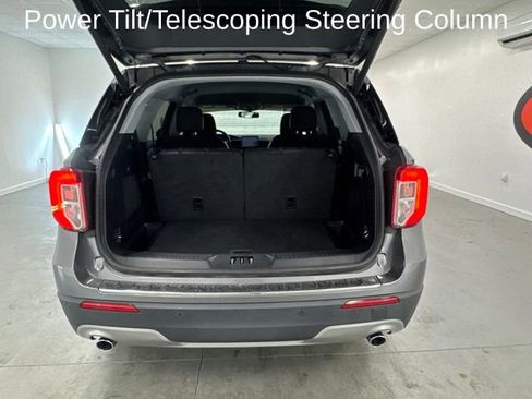 Used 2022 Ford Explorer Limited w/ Equipment Group 301A RWD image 7