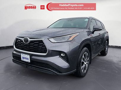 Used 2023 Toyota Highlander XLE