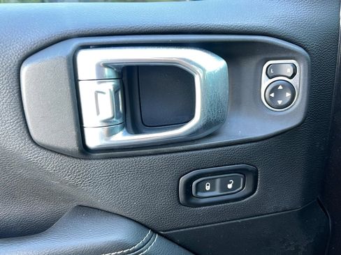 Used 2021 Jeep Wrangler Unlimited Sahara image 14