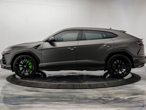 Used 2022 Lamborghini Urus AWD/4WD image 8