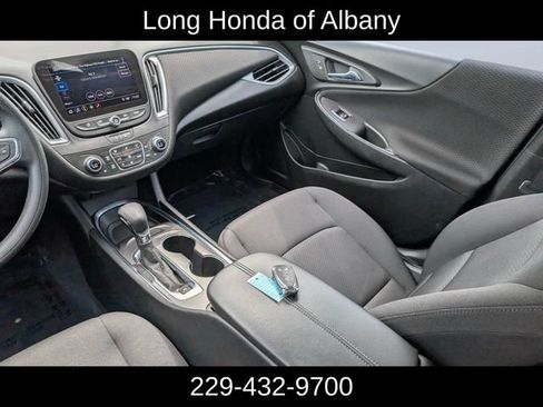 Used 2022 Chevrolet Malibu LT FWD image 18