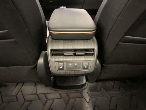 Used 2023 Nissan Ariya FWD image 11