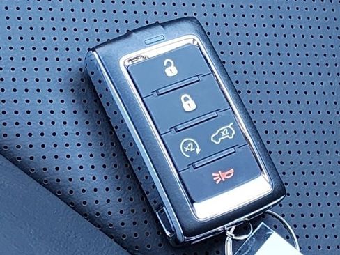 Used 2023 Jeep Grand Cherokee Overland w/ Luxury Tech Group IV image 37