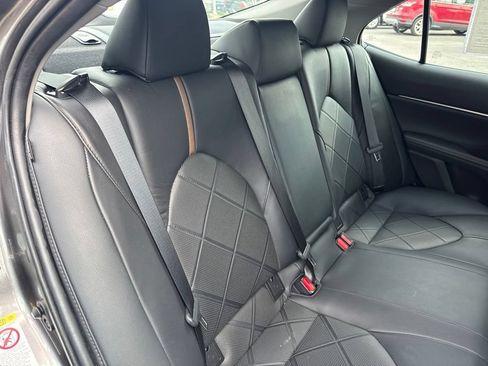 Used 2019 Toyota Camry XLE w/ Navigation Package FWD image 33