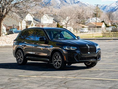Used 2024 BMW X3 xDrive30i w/ M Sport Package image 3
