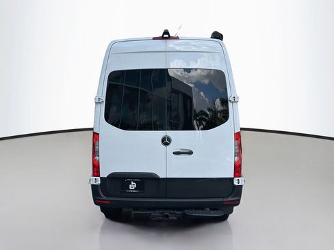 Used 2022 Mercedes-Benz Sprinter 2500 image 6