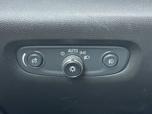 Used 2020 Chevrolet Traverse RS image 44