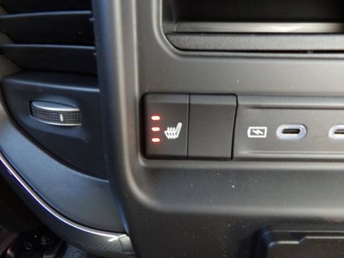 New 2026 RAM 1500 Laramie AWD/4WD image 13