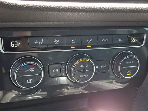 Used 2020 Volkswagen Tiguan SE AWD/4WD image 16