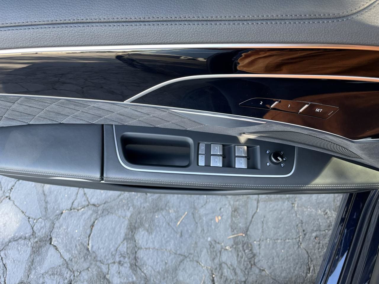 Used 2024 Audi S8 w/ S8 Black Optic Plus Package AWD/4WD image 13