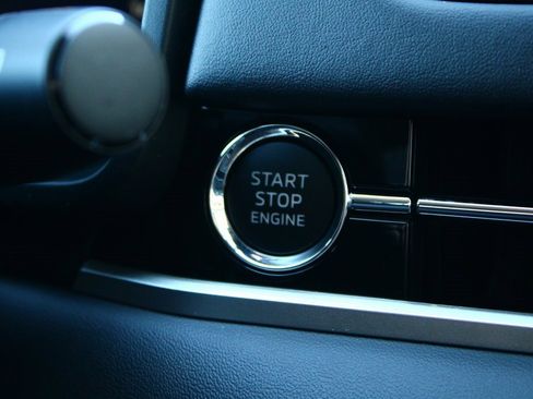 New 2025 Mitsubishi Outlander SEL image 24