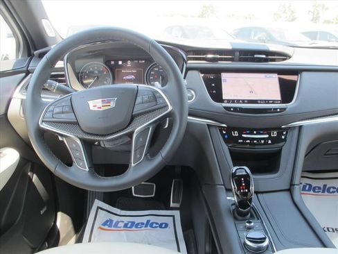 New 2026 Cadillac XT5 Sportv AWD/4WD image 22