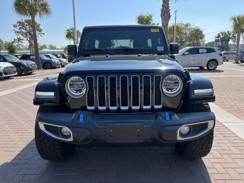 Used 2022 Jeep Wrangler Unlimited Sahara w/ Cold Weather Group image 3