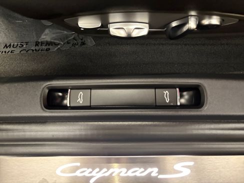 Certified 2024 Porsche 718 Cayman S RWD image 31