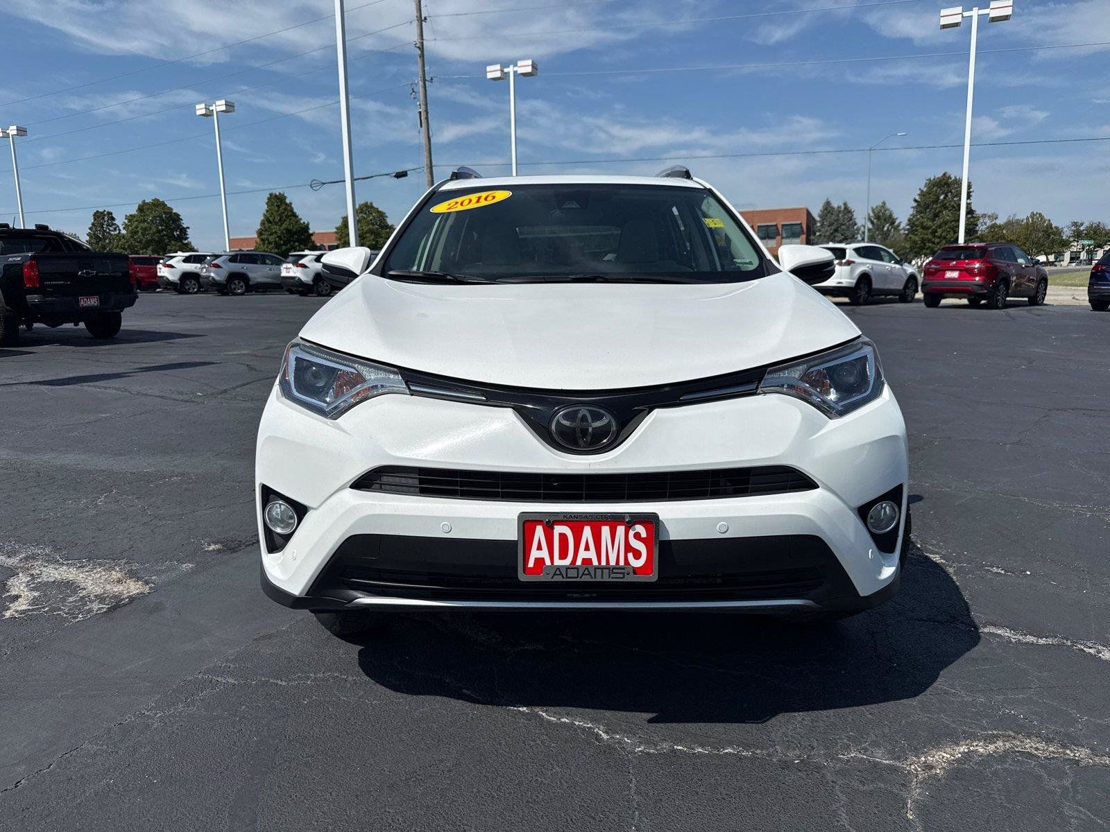 Used 2016 Toyota RAV4 XLE w/ Convenience Package FWD image 3