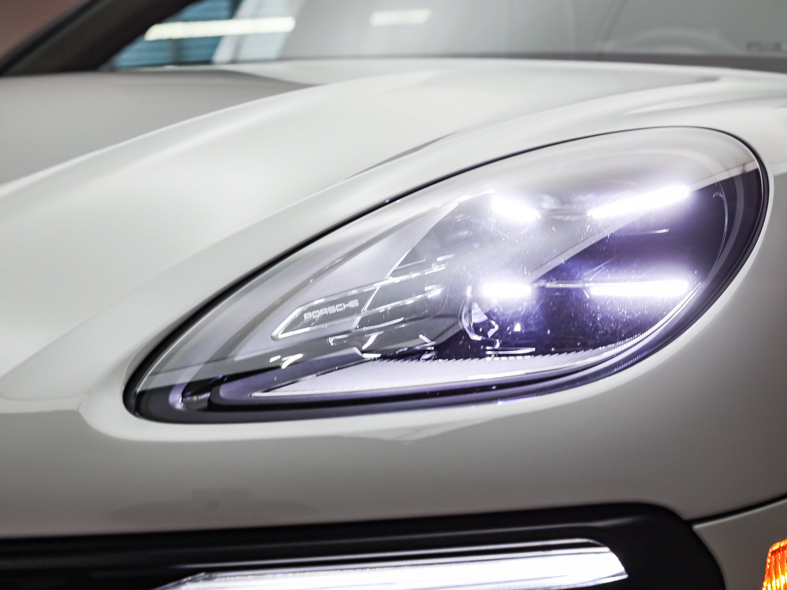 Certified 2026 Porsche Macan AWD/4WD image 11