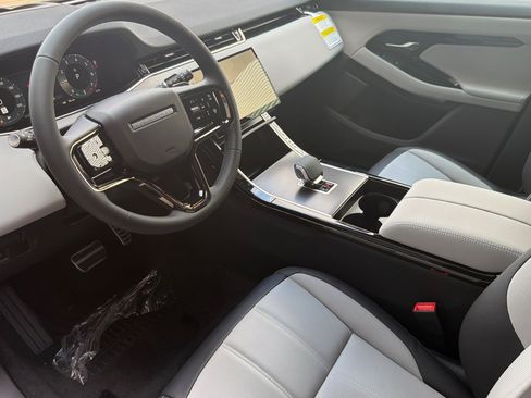 New 2026 Land Rover Range Rover Evoque Hoxton AWD/4WD image 4