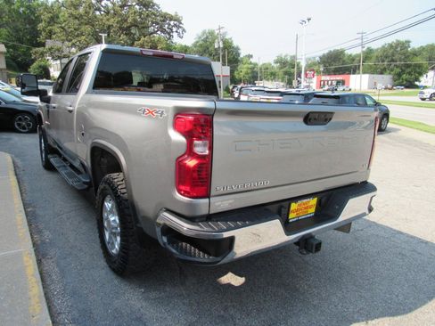 Used 2024 Chevrolet Silverado 3500 LT AWD/4WD image 11