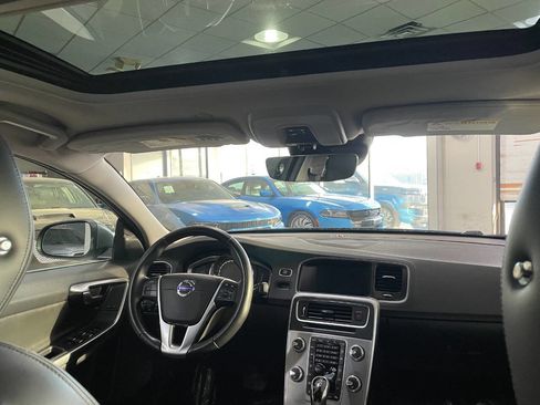 Used 2018 Volvo S60 T5 Inscription image 26