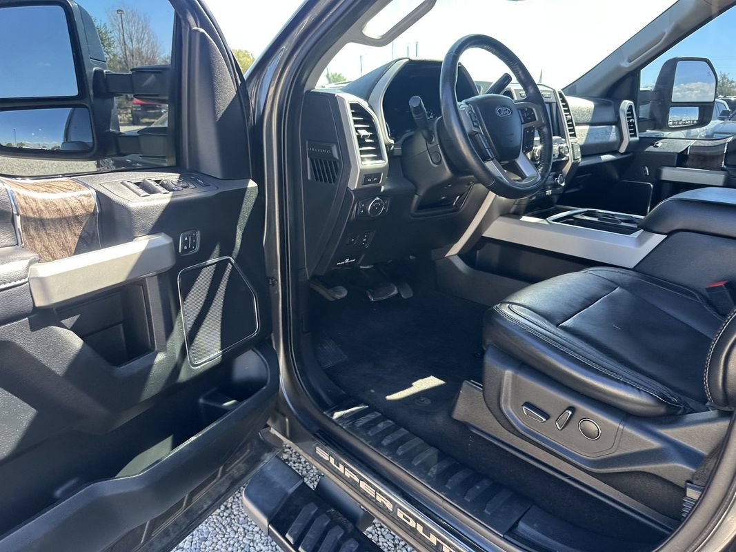 Used 2019 Ford F250 Lariat w/ Lariat Ultimate Package AWD/4WD image 34