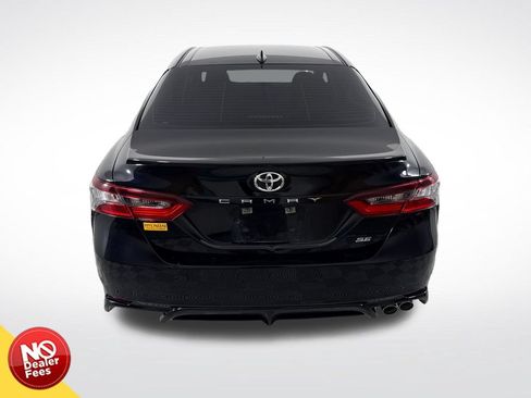 Used 2023 Toyota Camry SE FWD image 5