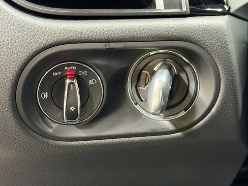 Certified 2026 Porsche Macan image 34